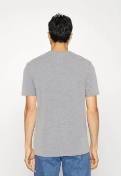 Pier One 3 PACK - T-paita -Pier One 053252eb1a644e998d56bb8bd9ef18b2