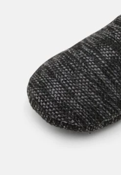 Pier One Tohvelit 11 Pier One Tohvelit -Pier One 50c6e37e4898429699554a8740194458