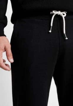 Pier One 2 PACK - Verryttelyhousut 9 Pier One 2 PACK - Verryttelyhousut -Pier One 537aeb95a2294356950729136c28cfaf