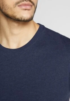 Pier One 4 PACK - T-paita 9 Pier One 4 PACK - T-paita -Pier One 5847a37145c74e25a85f71f4653216cb