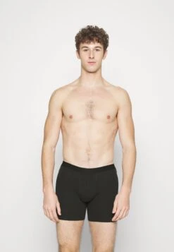 Pier One Alushousut - Black