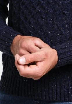 Pier One Neule -Pier One a048db5e31ba4f3589df0abe92fd4cb7