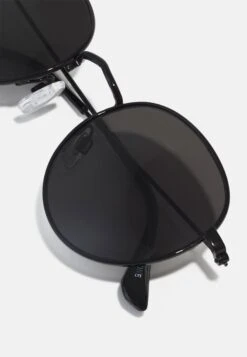 Pier One UNISEX - Aurinkolasit 7 Pier One UNISEX - Aurinkolasit -Pier One b469387762a7426f92df5455a51969cc