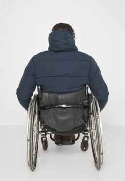 Pier One Talvitakki -Pier One d27e3132233a4e8ca65de380568ec11a