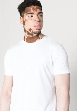 Pier One 10 PACK - T-paita 11 Pier One 10 PACK - T-paita -Pier One d58a98363cd54192aa01227027fd1bf6