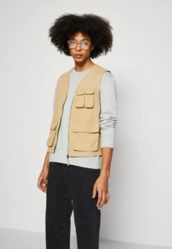 Pier One Liivi -Pier One f195baee9fb6489dbaeb853180d004d6