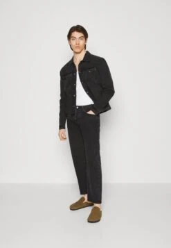 Pier One Farkkutakki -Pier One fb1d6010dbc446b5b02546d8b412fc2f